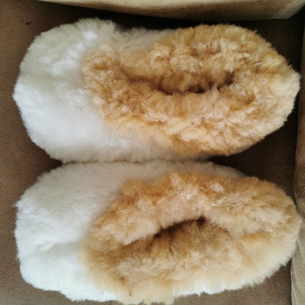 pantuflas_blanca_beige_-alpaca1.jpg