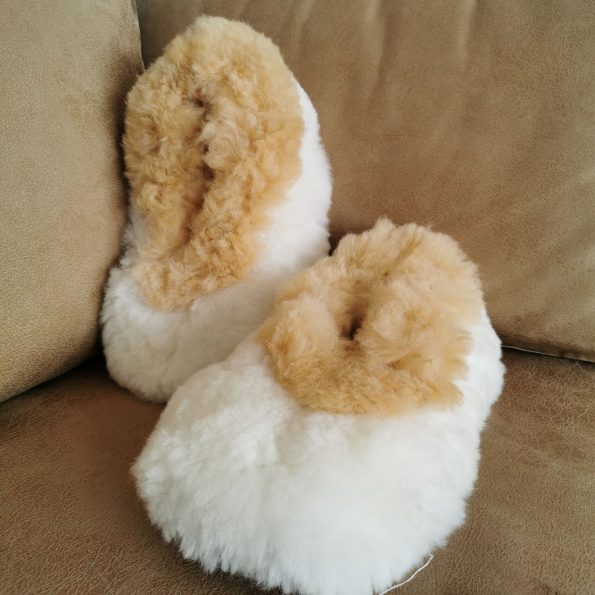pantuflas_blanca_beige_-alpaca2.jpg