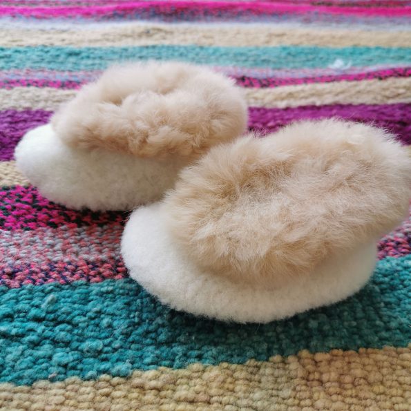pantuflas_blanca_beige_-alpaca5.jpg